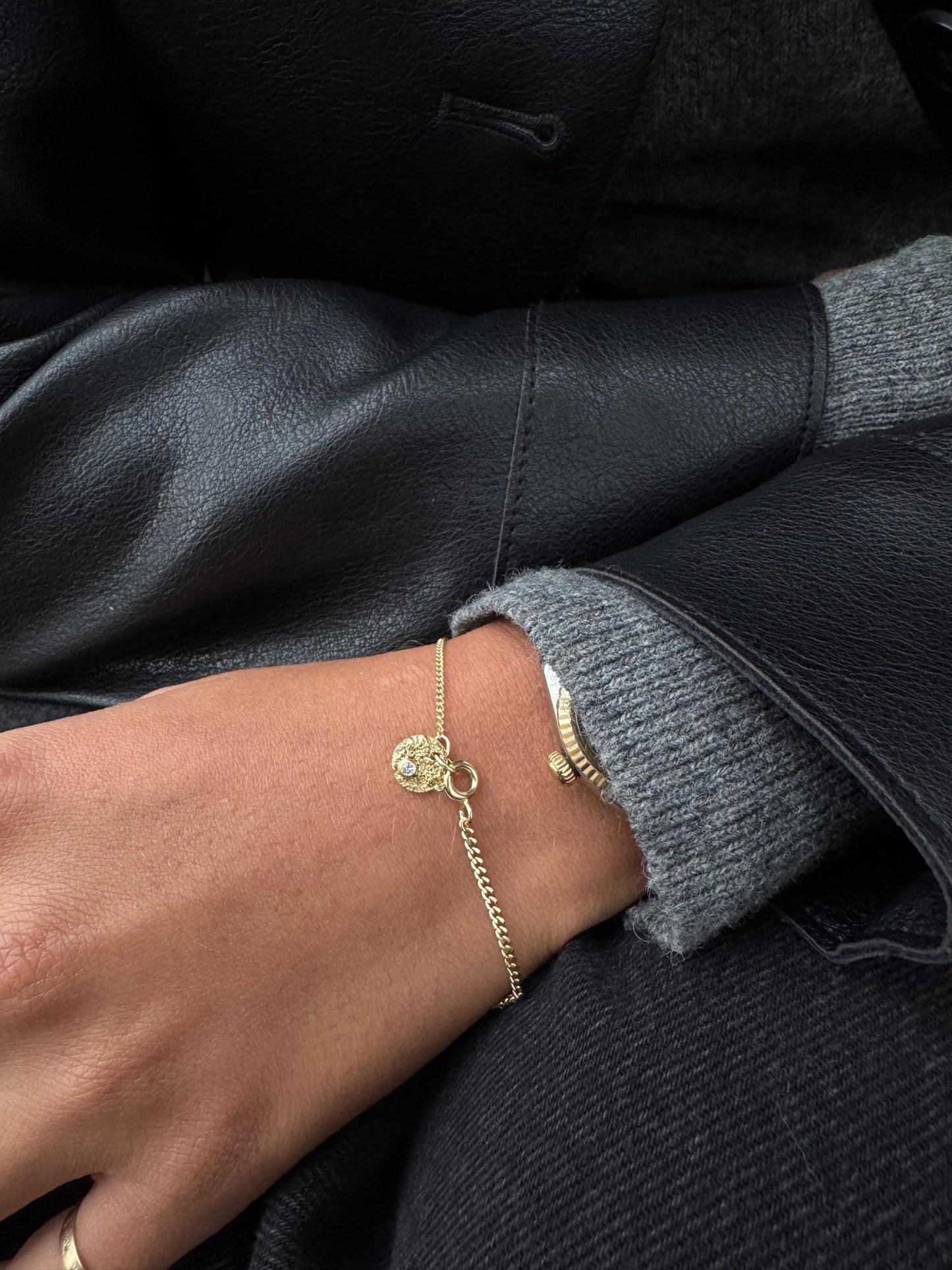 The Shiny Coin Bracelet Gold