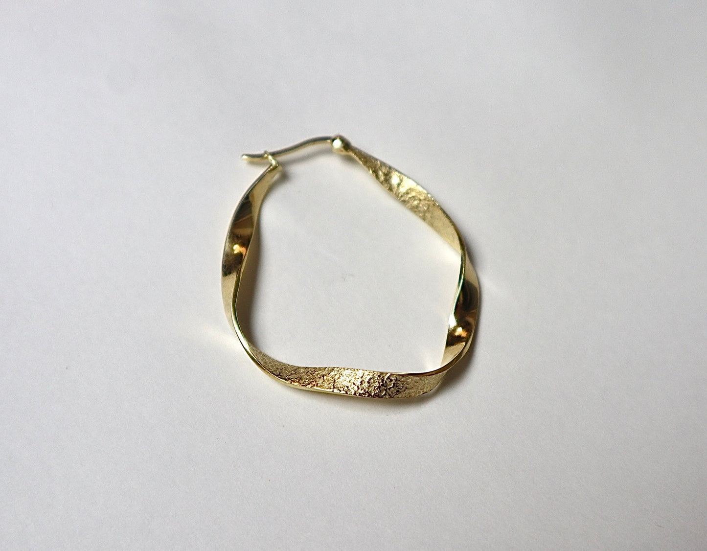 PRE ORDER | The Sandy Wave Hoop Gold